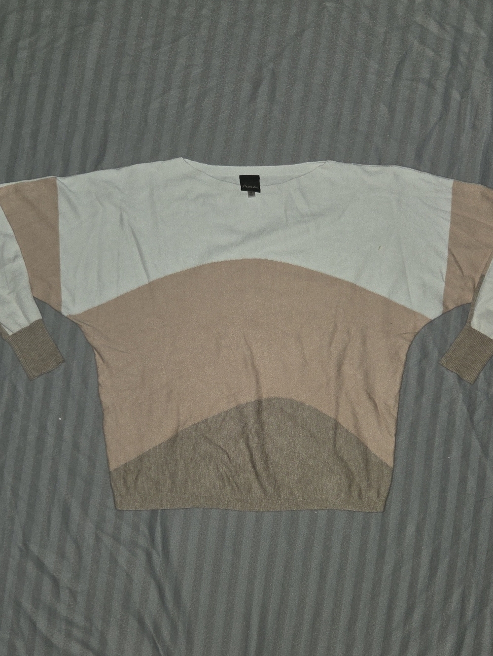 Aaeda Tan and White Oversized Sweater - Excellent Used Condition